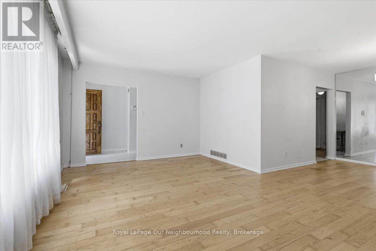 16 Tweedrock Crescent, Toronto, Ontario  M1E 4L5 - Photo 6 - E13487820