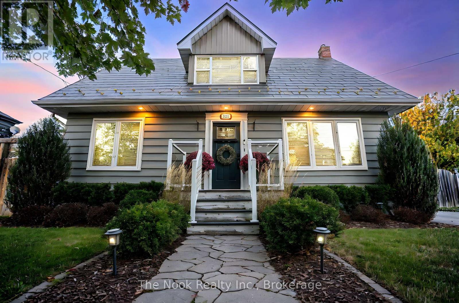 321 Palace Street, Whitby, Ontario  L1N 5G4 - Photo 3 - E13487864