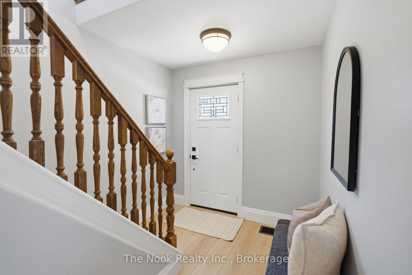 321 Palace Street, Whitby, Ontario  L1N 5G4 - Photo 4 - E13487864