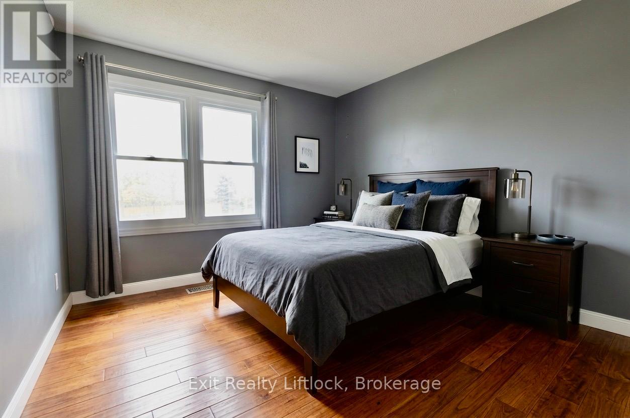 84 Hillhurst Crescent, Clarington, Ontario  L1E 2A3 - Photo 12 - E13487932