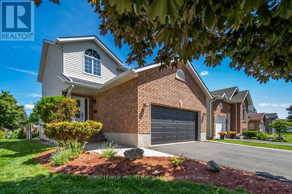 944 Ringstead Street, Kingston, Ontario  K7M 8V2 - Photo 2 - X13487836