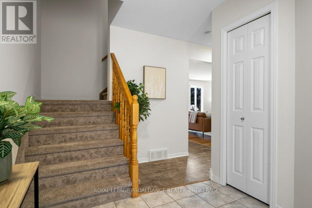 944 Ringstead Street, Kingston, Ontario  K7M 8V2 - Photo 5 - X13487836
