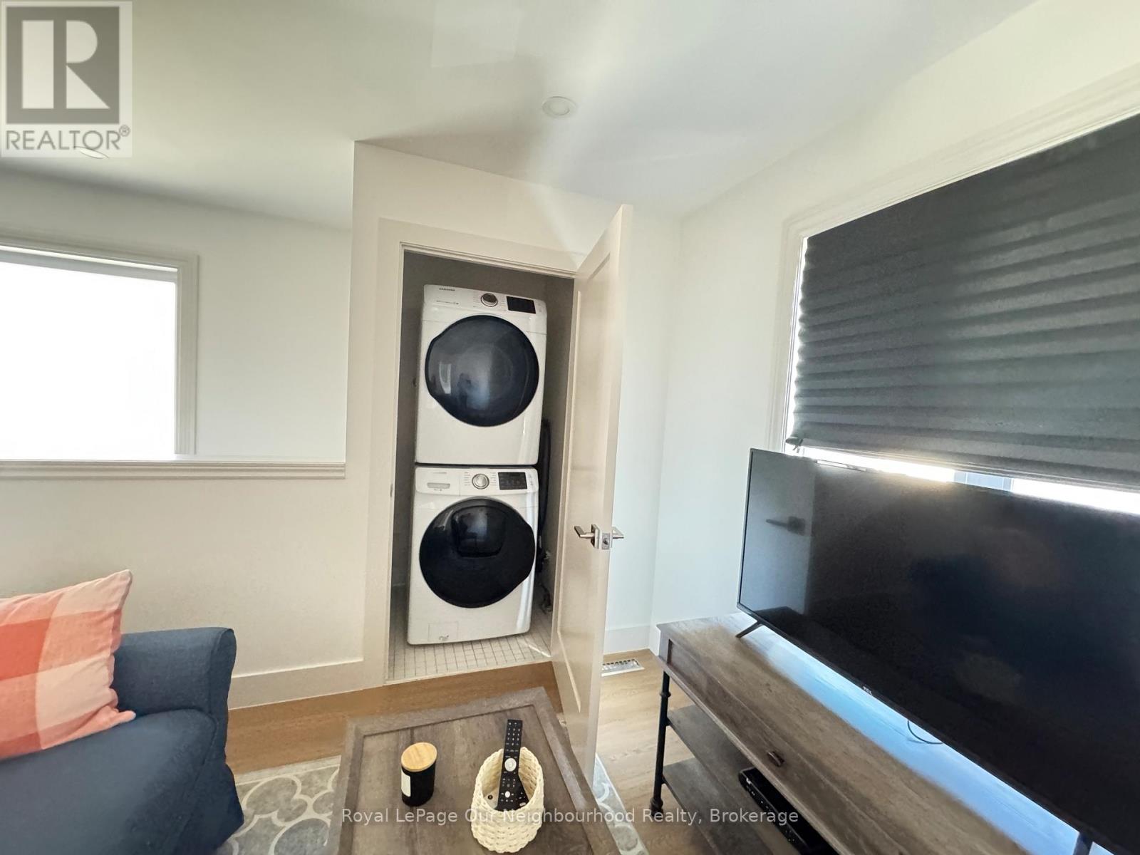 Coach Unit - 26 Cardrew Street, Markham, Ontario  L6B 1G2 - Photo 8 - N13488338