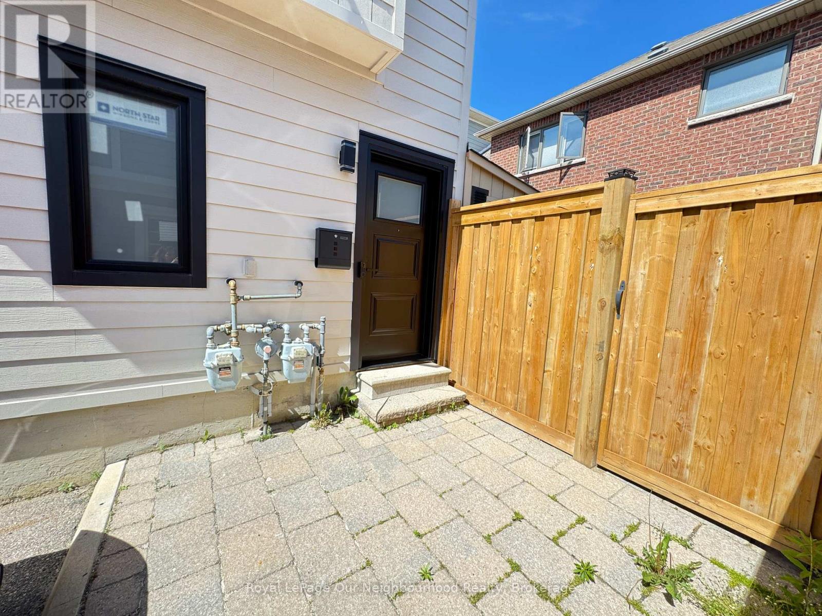 Coach Unit - 26 Cardrew Street, Markham, Ontario  L6B 1G2 - Photo 2 - N13488338