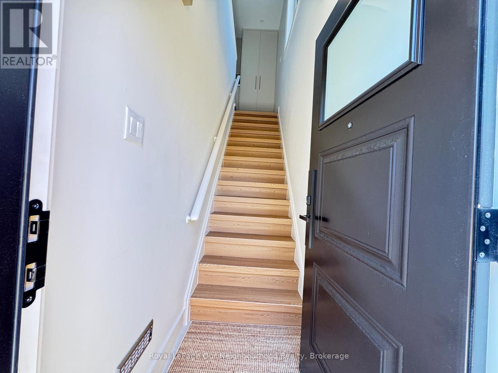 Coach Unit - 26 Cardrew Street, Markham, Ontario  L6B 1G2 - Photo 3 - N13488338