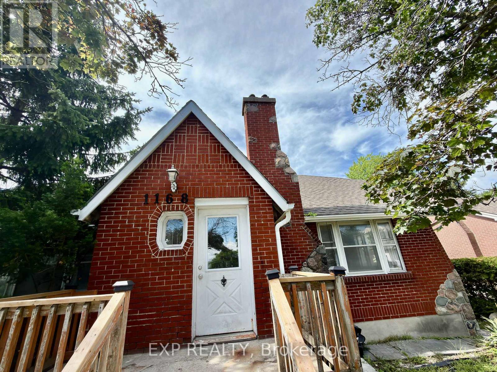 1168 OXFORD STREET E, London East, Ontario