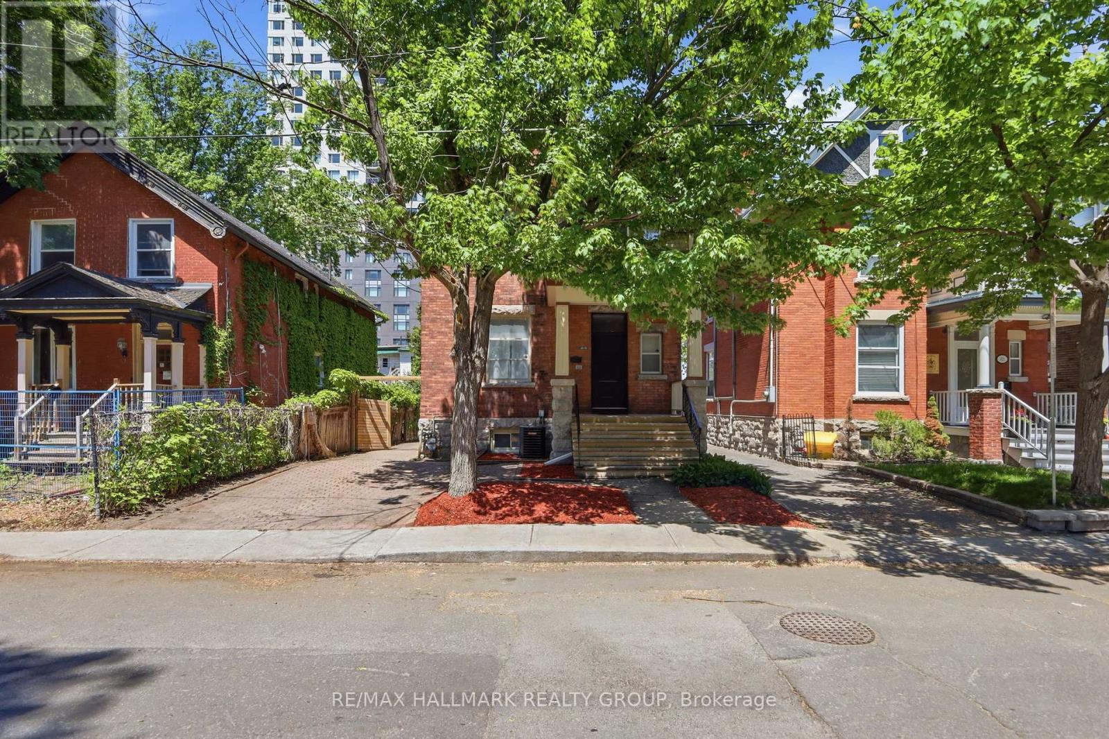 419 Besserer Street, Ottawa, Ontario  K1N 6B9 - Photo 2 - X13489598