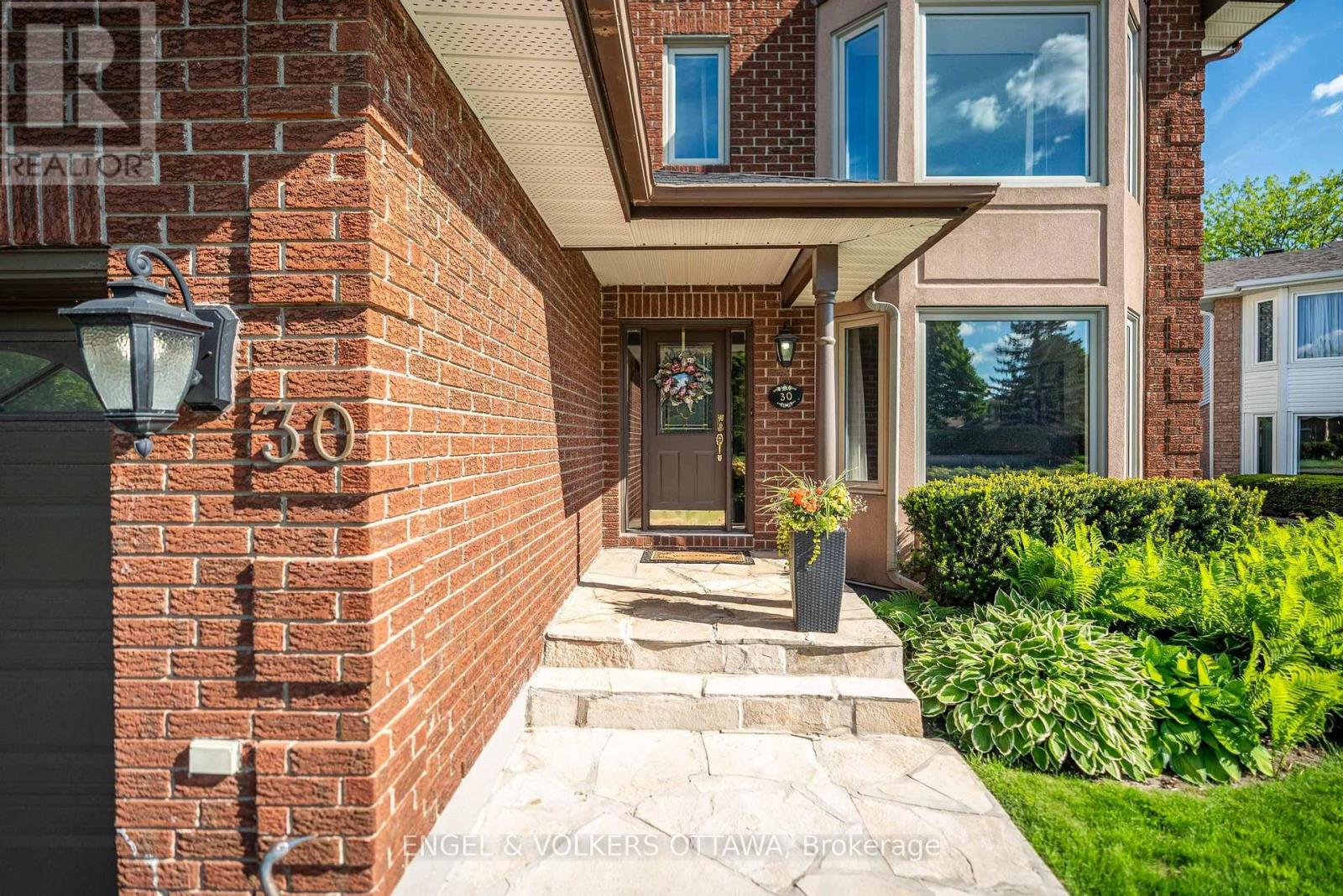 30 Huntings End Avenue, Ottawa, Ontario  K2M 1R3 - Photo 2 - X13489644