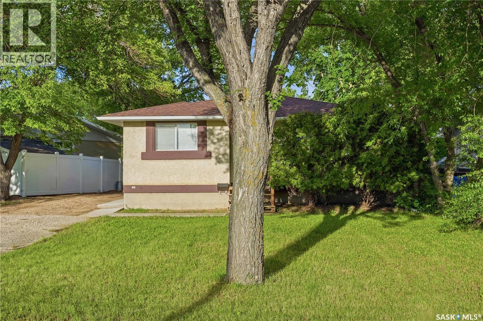 166 Sangster Boulevard, Regina, Saskatchewan  S4R 6L5 - Photo 2 - SK040587