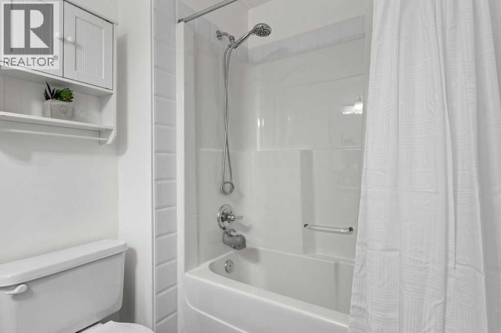 15 Valley Stream Circle NW, Calgary, Alberta  T3B 5V9 - Photo 27 - A2322674