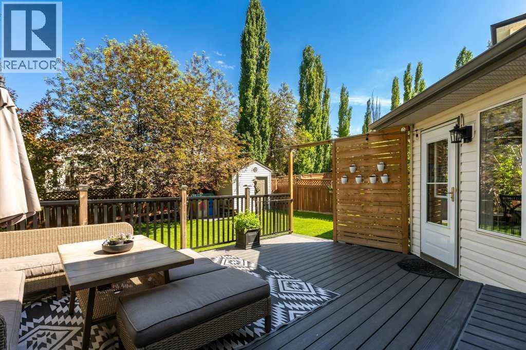 15 Valley Stream Circle NW, Calgary, Alberta  T3B 5V9 - Photo 36 - A2322674