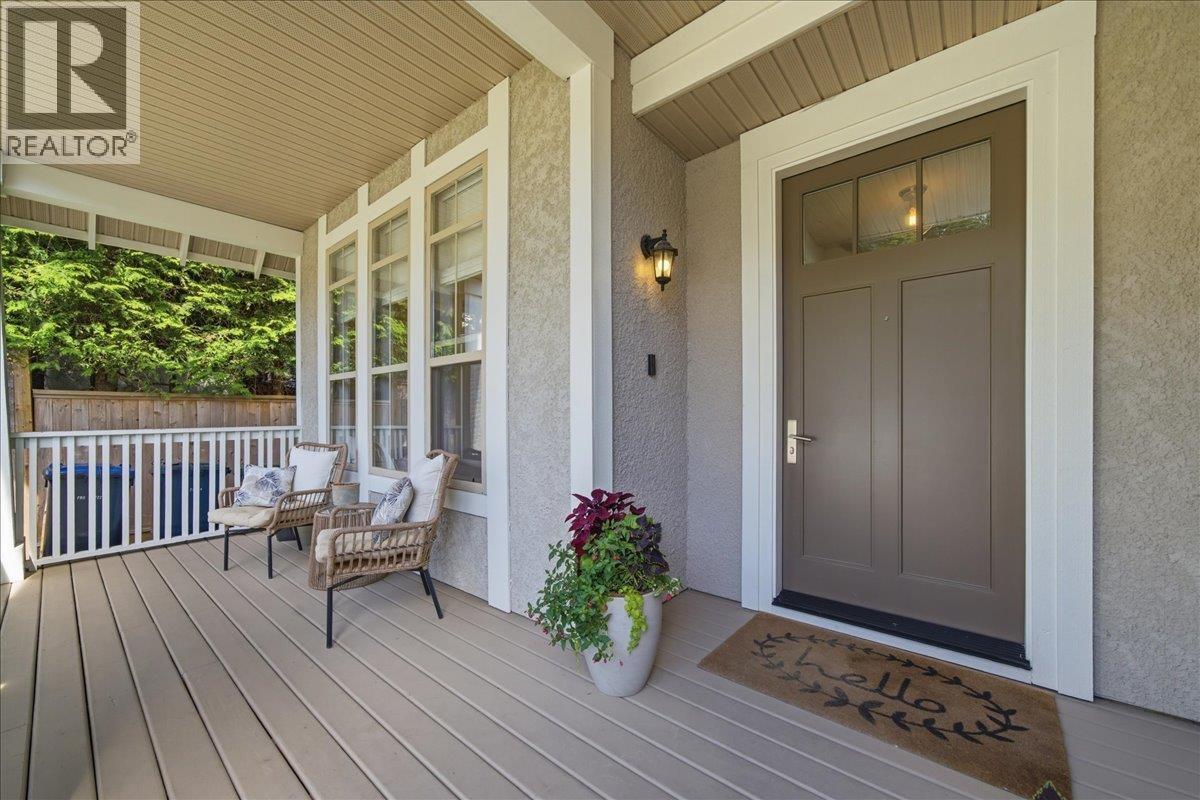 100 Fernway Drive, Port Moody, British Columbia  V3H 5K5 - Photo 2 - R3139926