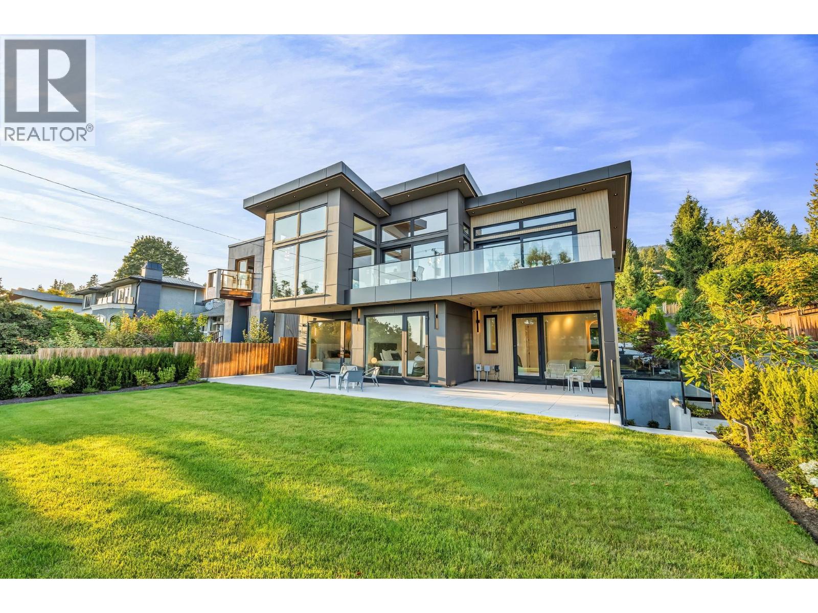 2423 Mathers Avenue, West Vancouver, British Columbia  V7V 2H9 - Photo 1 - R3139943