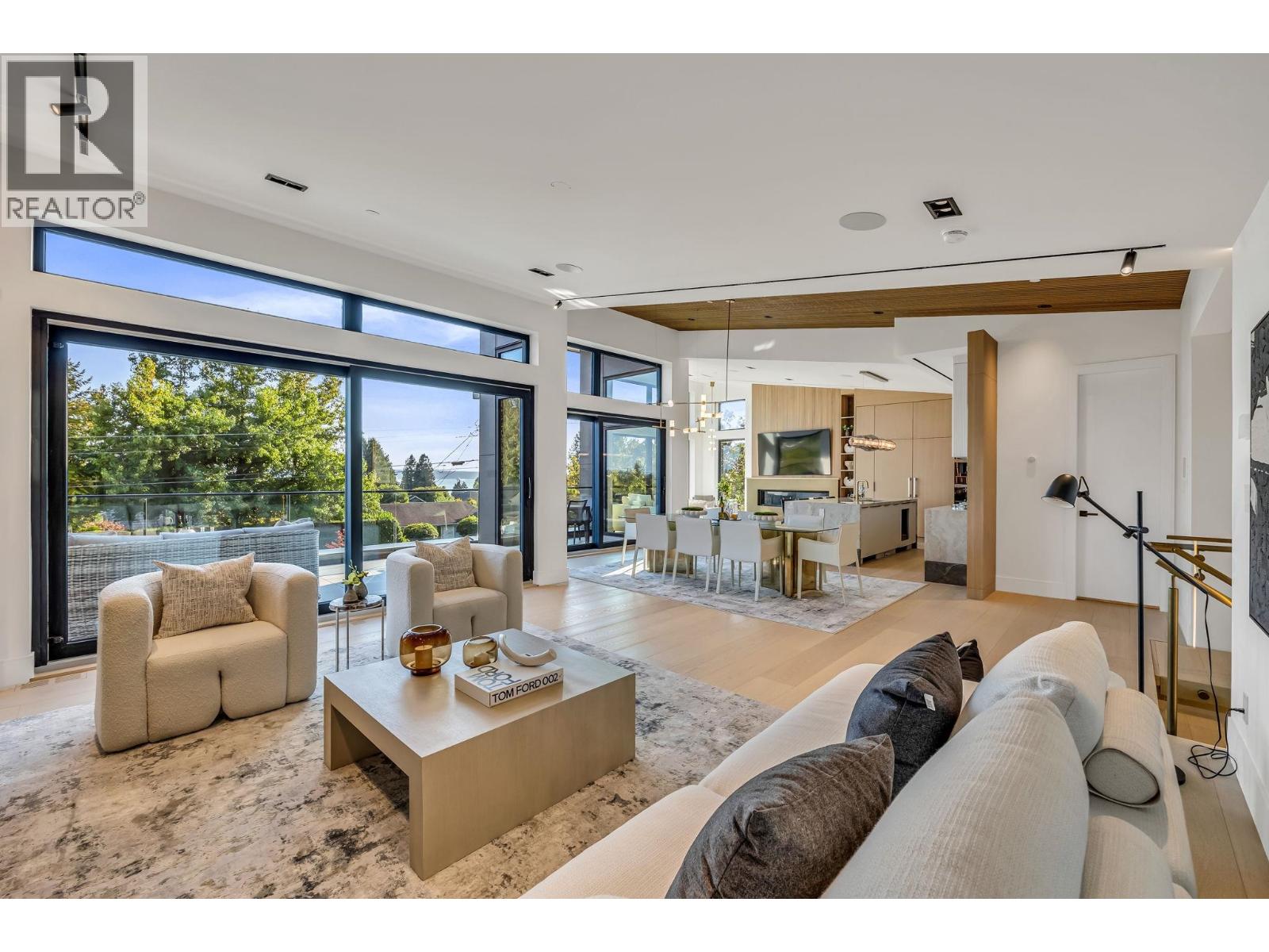 2423 Mathers Avenue, West Vancouver, British Columbia  V7V 2H9 - Photo 2 - R3139943
