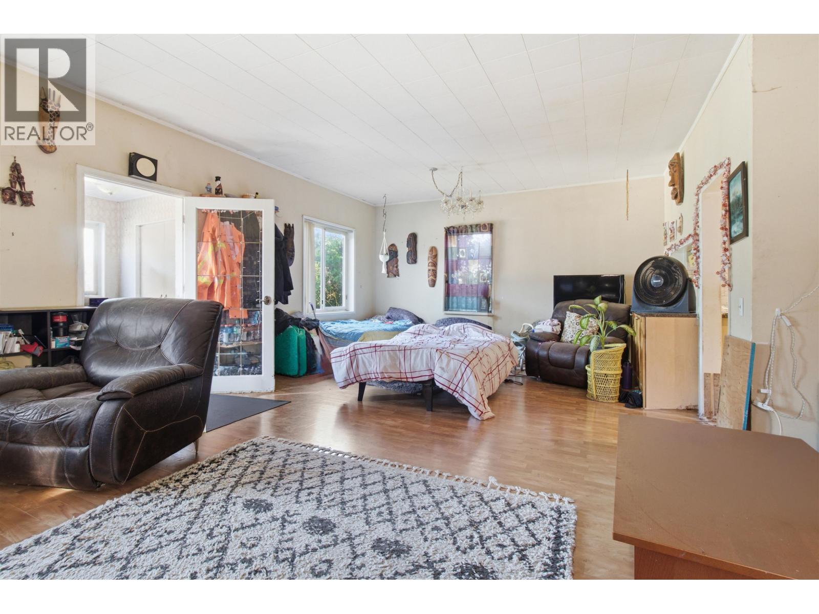 5990 Irmin Street, Burnaby, British Columbia  V5J 1Z1 - Photo 6 - R3139362