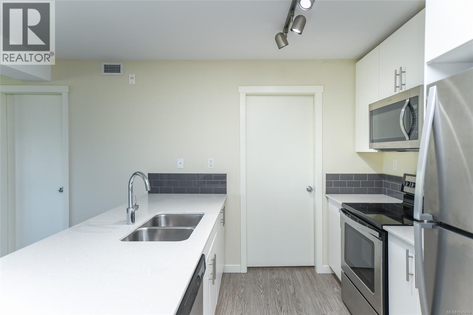 415 1944 Riverside Lane, Courtenay, British Columbia  V9N 0E5 - Photo 12 - 1041414