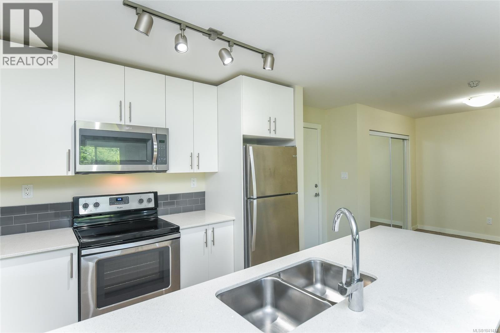 415 1944 Riverside Lane, Courtenay, British Columbia  V9N 0E5 - Photo 8 - 1041414