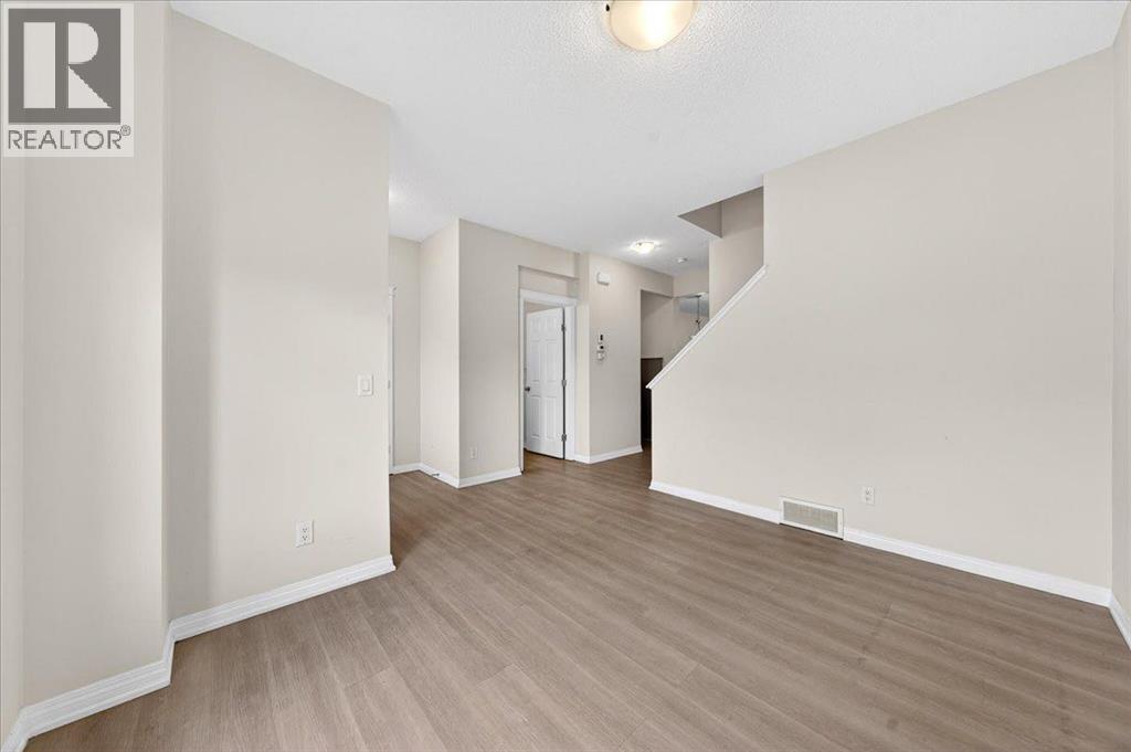 15 Savanna Parade, Calgary, Alberta  T3J 0V7 - Photo 8 - A2322105