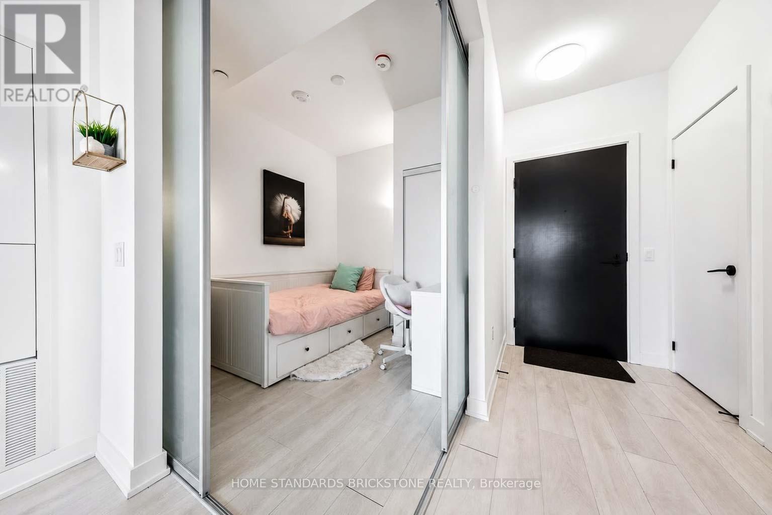 1705 - 117 Broadway Avenue, Toronto, Ontario  M4P 1V3 - Photo 3 - C13488738