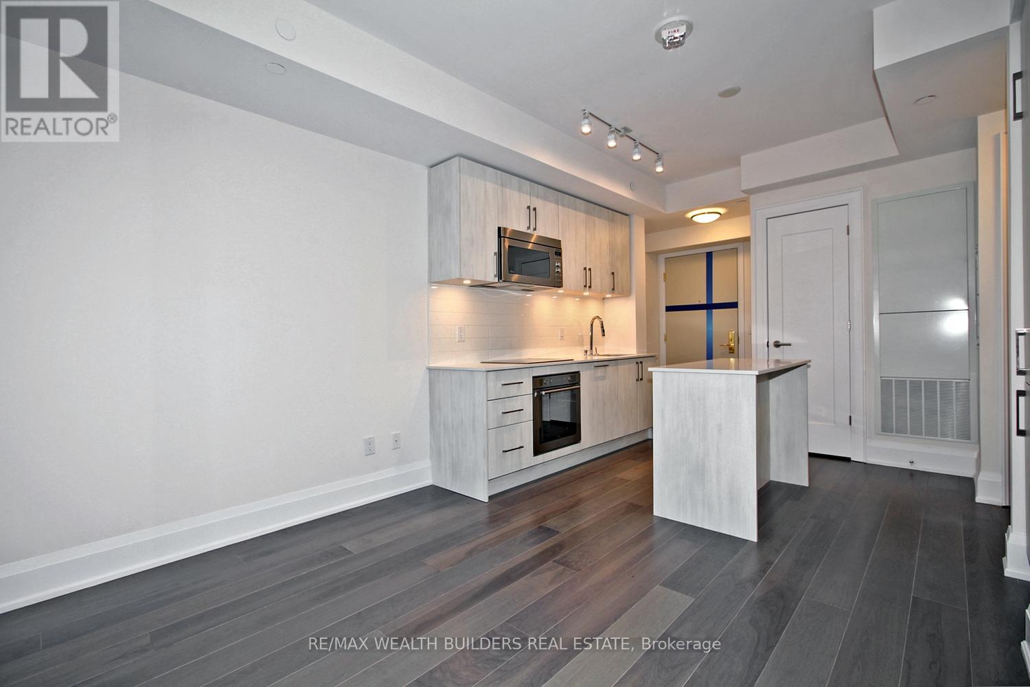 905 - 88 CUMBERLAND STREET, Toronto, Ontario