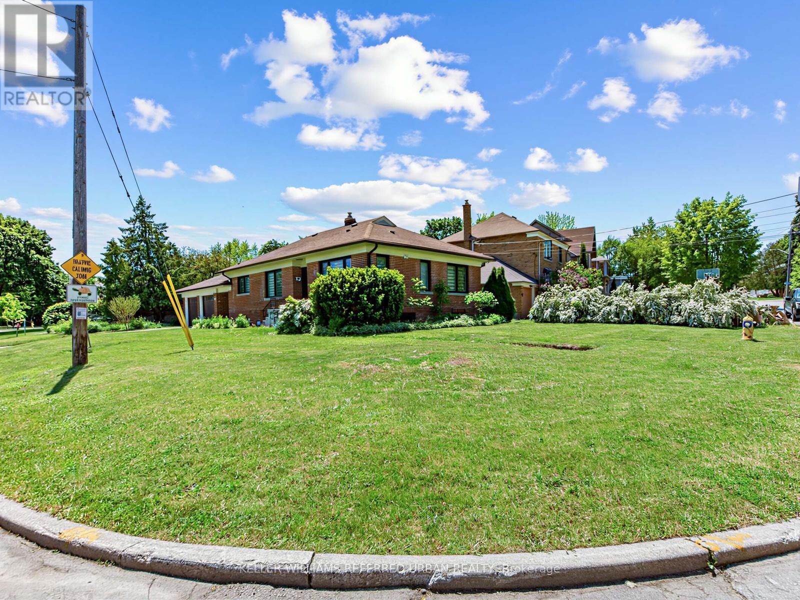73 PRINCE CHARLES DRIVE, Toronto, Ontario