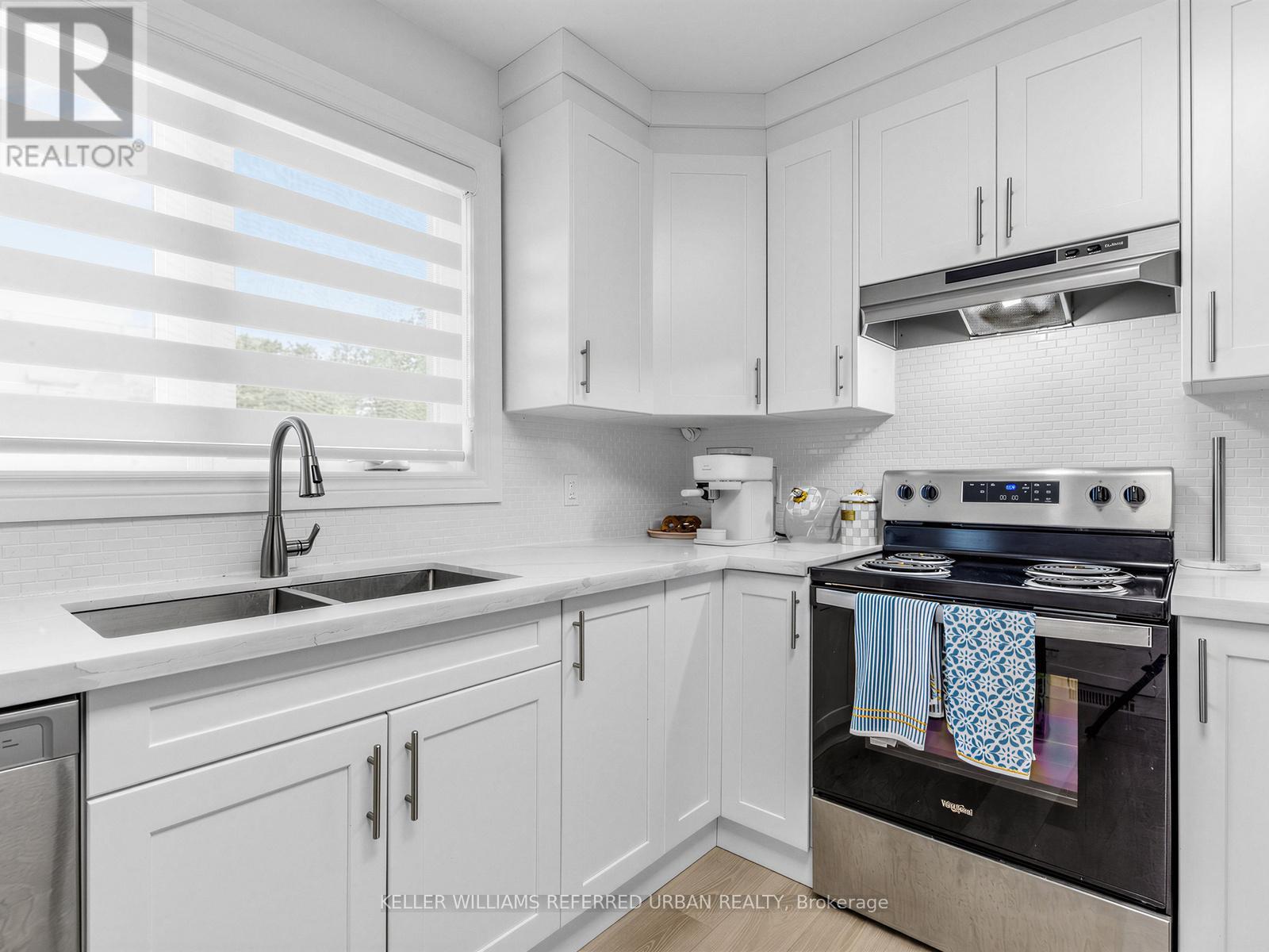 73 Prince Charles Drive, Toronto, Ontario  M6A 2H4 - Photo 11 - C13488958