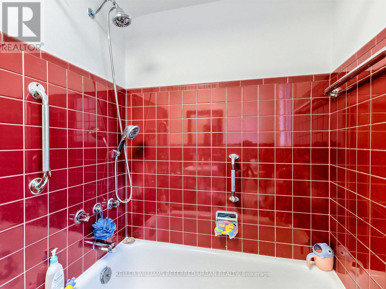 73 Prince Charles Drive, Toronto, Ontario  M6A 2H4 - Photo 19 - C13488958