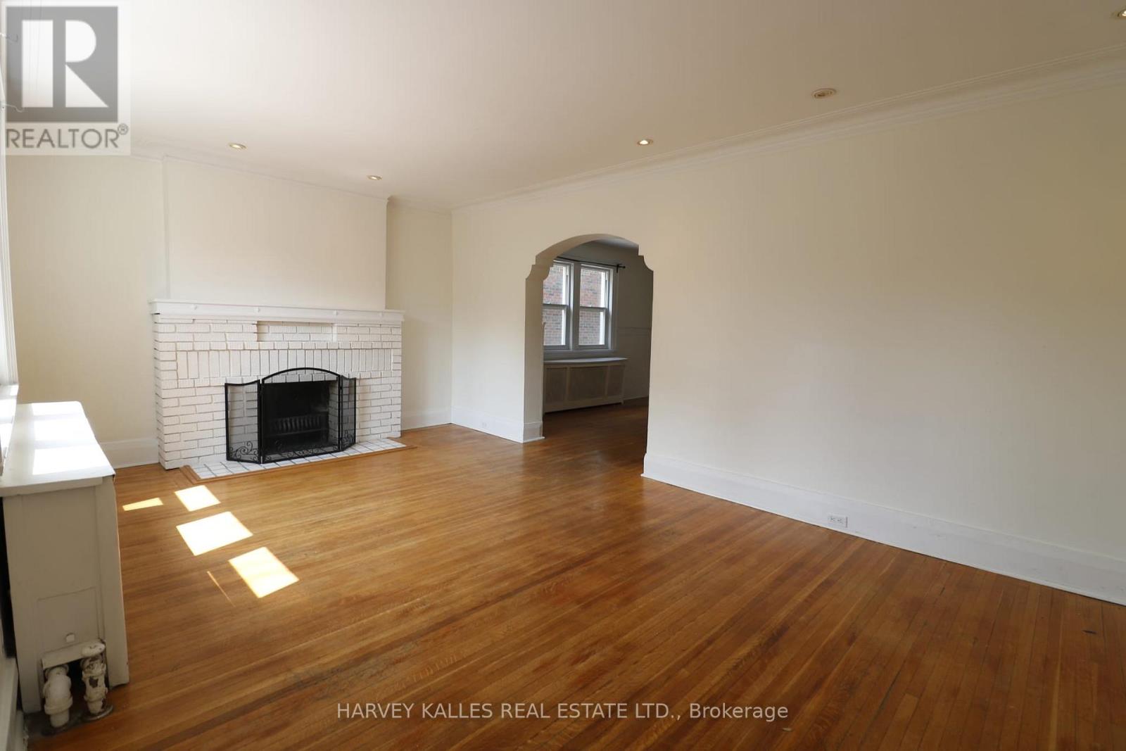 Main - 6 Poplar Plains Crescent, Toronto, Ontario  M4V 1E8 - Photo 4 - C13489014
