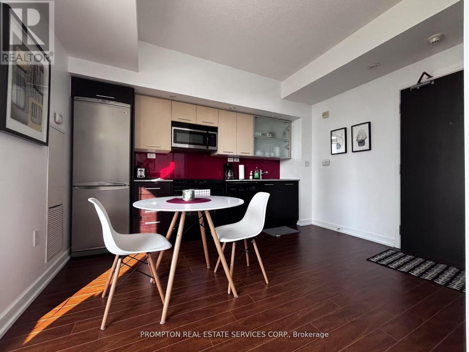 815A - 8 TELEGRAM MEWS, Toronto, Ontario