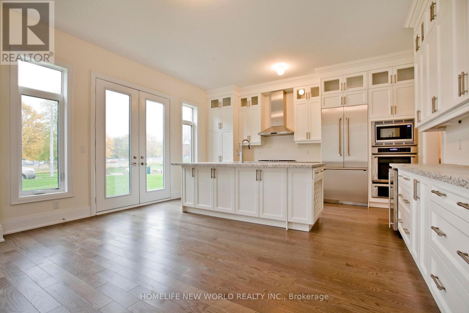 11 Queen Magdalene Place, Toronto (Hillcrest Village), Ontario  M2H 0A6 - Photo 11 - C13489184