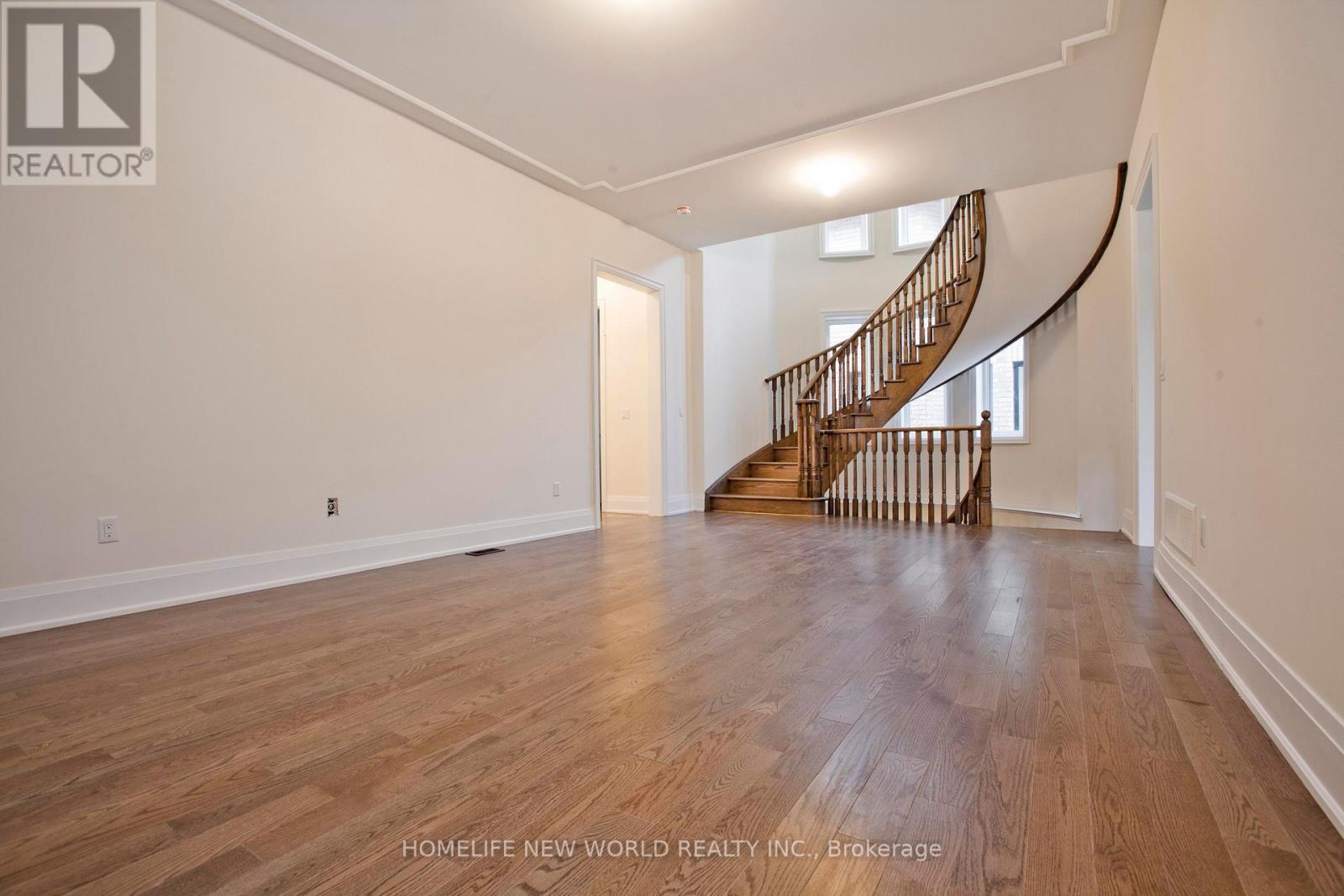 11 Queen Magdalene Place, Toronto (Hillcrest Village), Ontario  M2H 0A6 - Photo 5 - C13489184