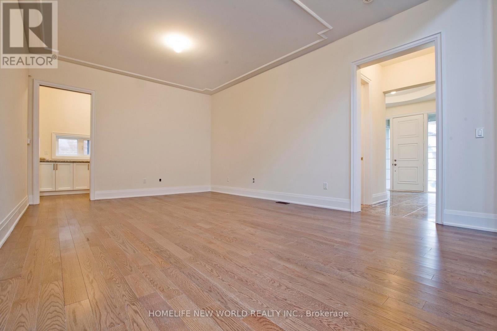 11 Queen Magdalene Place, Toronto (Hillcrest Village), Ontario  M2H 0A6 - Photo 9 - C13489184