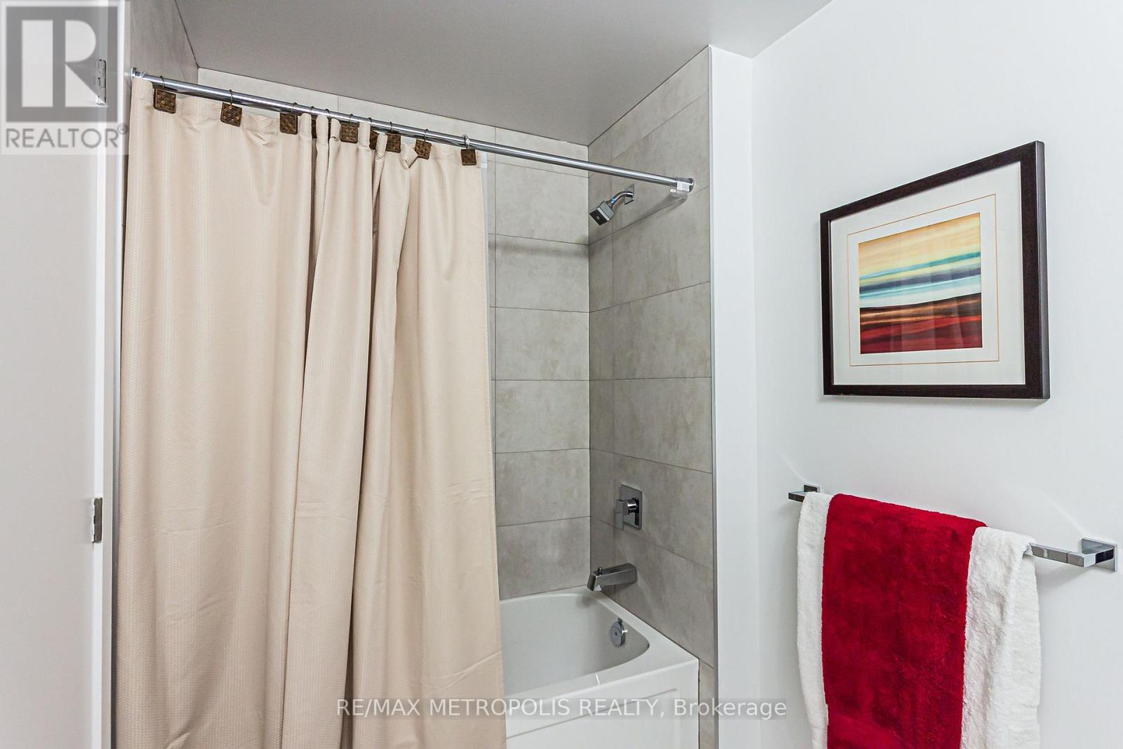 1005 - 8 Tippett Rd, Toronto, Ontario  M3H 0E7 - Photo 4 - C13489222