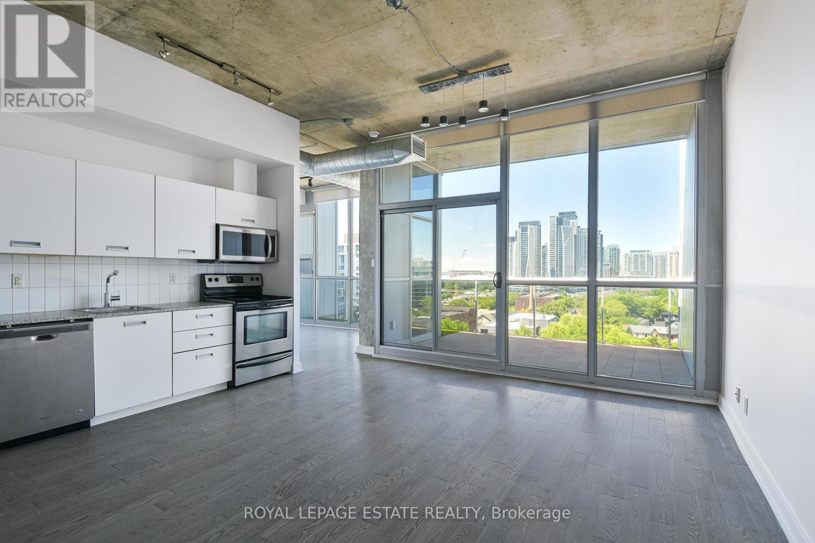 1002 - 60 Bathurst Street, Toronto (Niagara), Ontario  M5V 2P4 - Photo 6 - C13489404