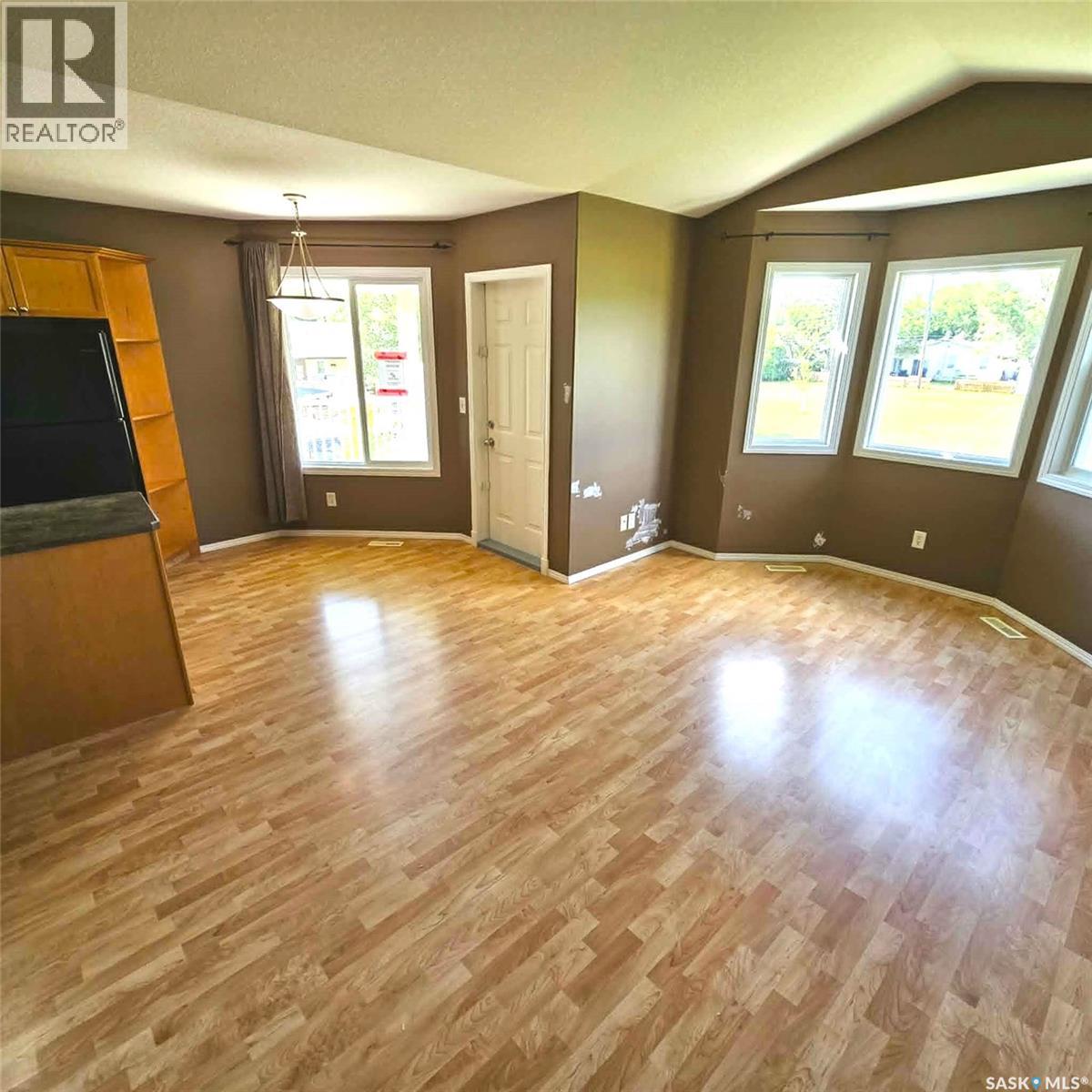 1075 Birchwood Place, Regina, Saskatchewan  S4S 7L1 - Photo 4 - SK040643