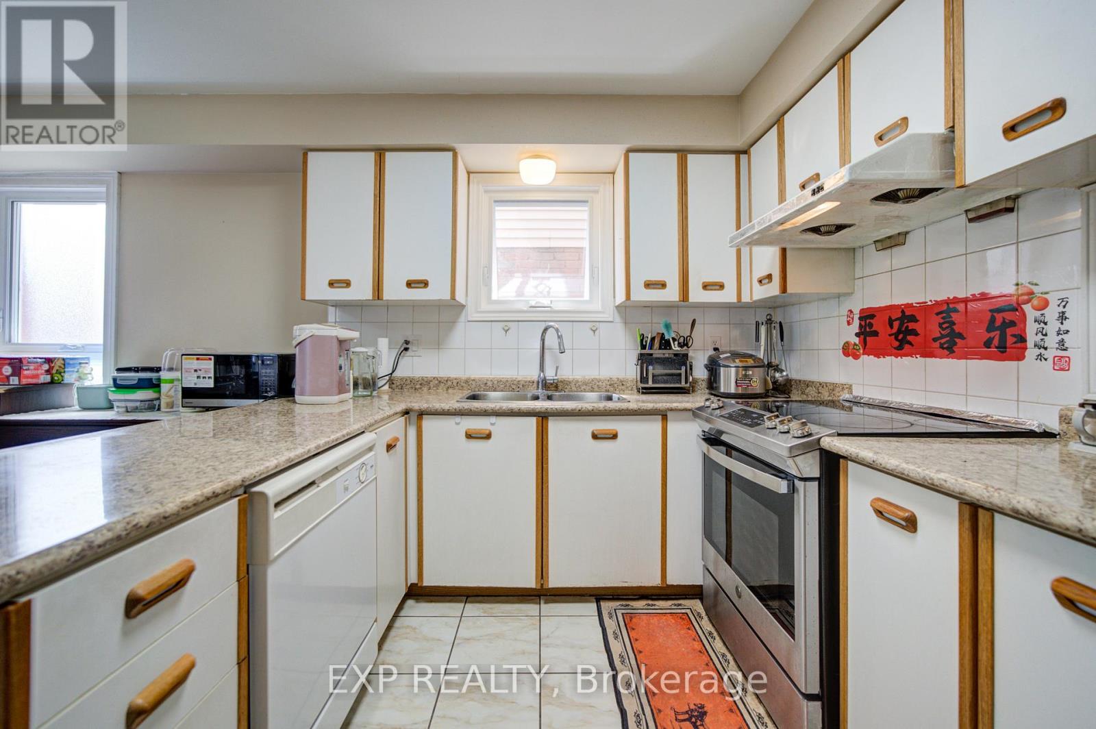 12 Staverton Court, Toronto, Ontario  M1V 5G9 - Photo 19 - E13487744