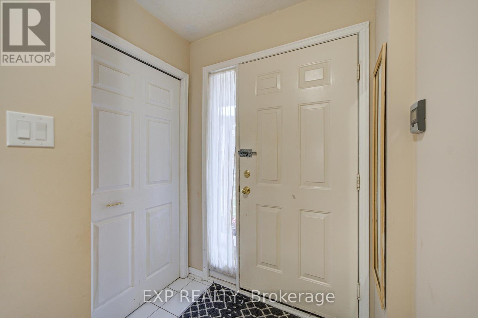 12 Staverton Court, Toronto, Ontario  M1V 5G9 - Photo 3 - E13487744