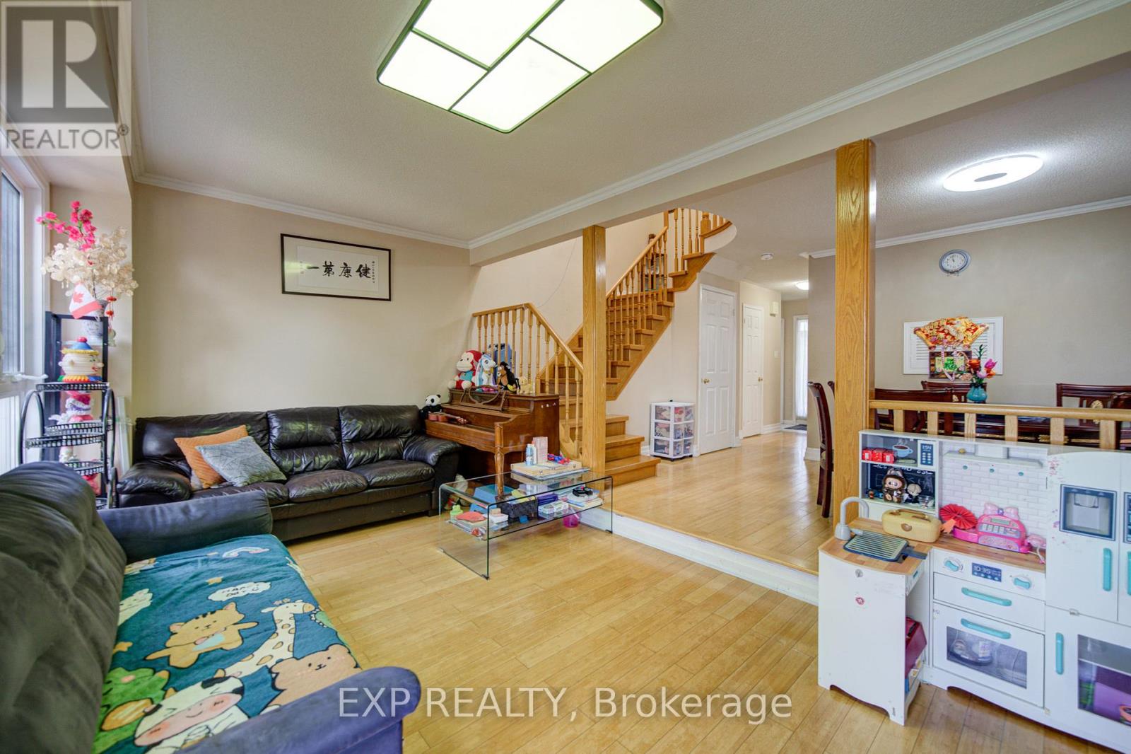 12 Staverton Court, Toronto, Ontario  M1V 5G9 - Photo 9 - E13487744