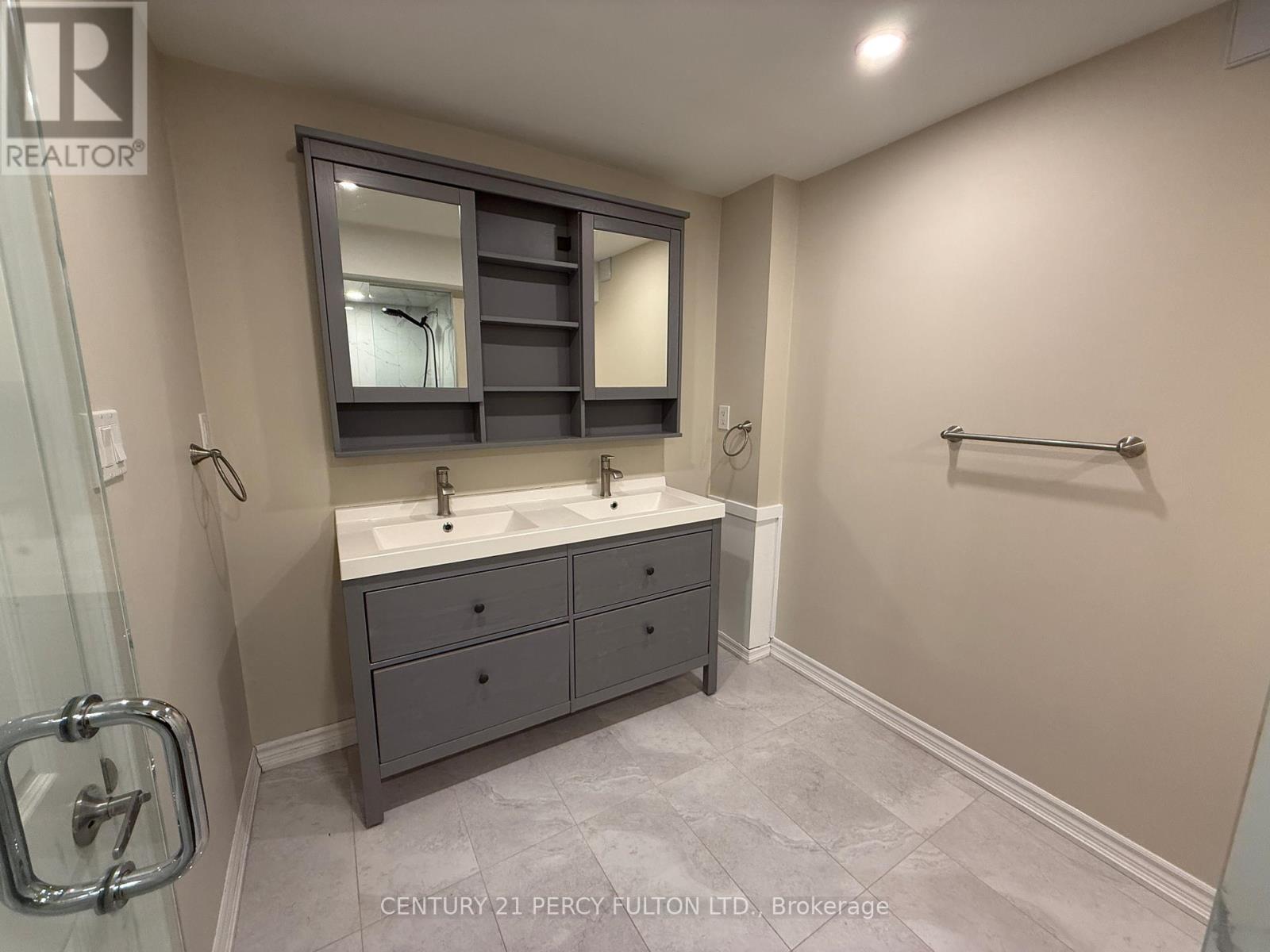 7 Redmond Drive, Ajax, Ontario  L1S 5R7 - Photo 1 - E13487980