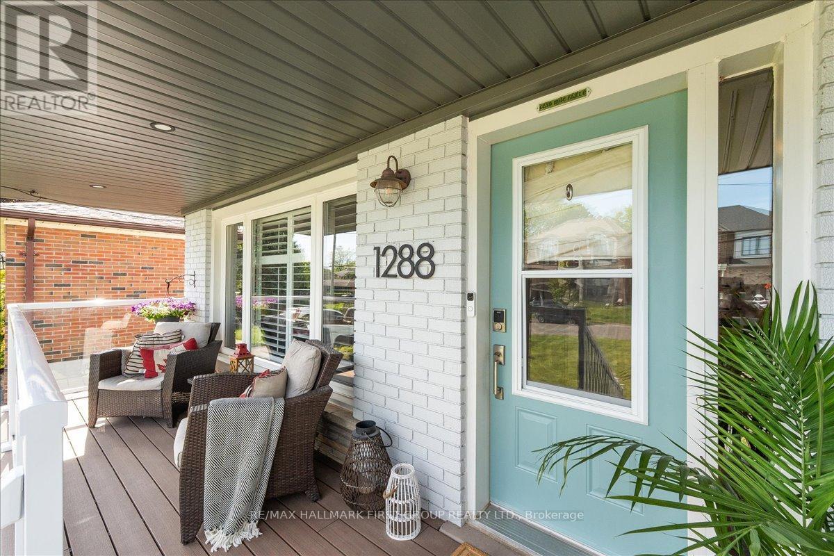 1288 Old Orchard Avenue, Pickering, Ontario  L1W 1G2 - Photo 3 - E13488088