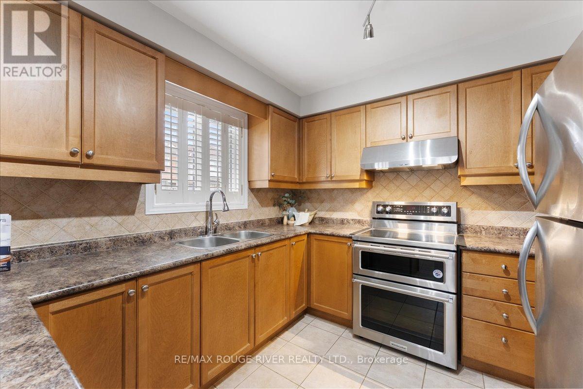 53 Bridgid Drive, Whitby, Ontario  L1P 1V7 - Photo 12 - E13488196