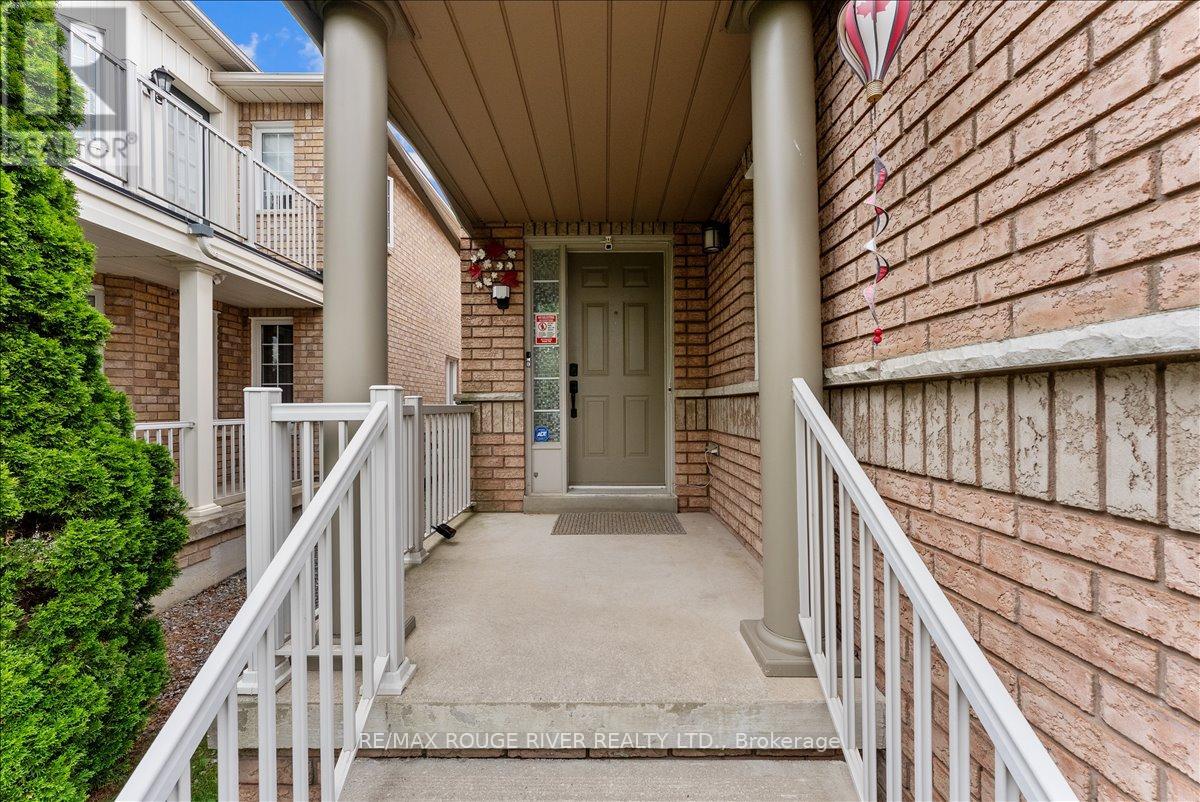 53 Bridgid Drive, Whitby, Ontario  L1P 1V7 - Photo 4 - E13488196