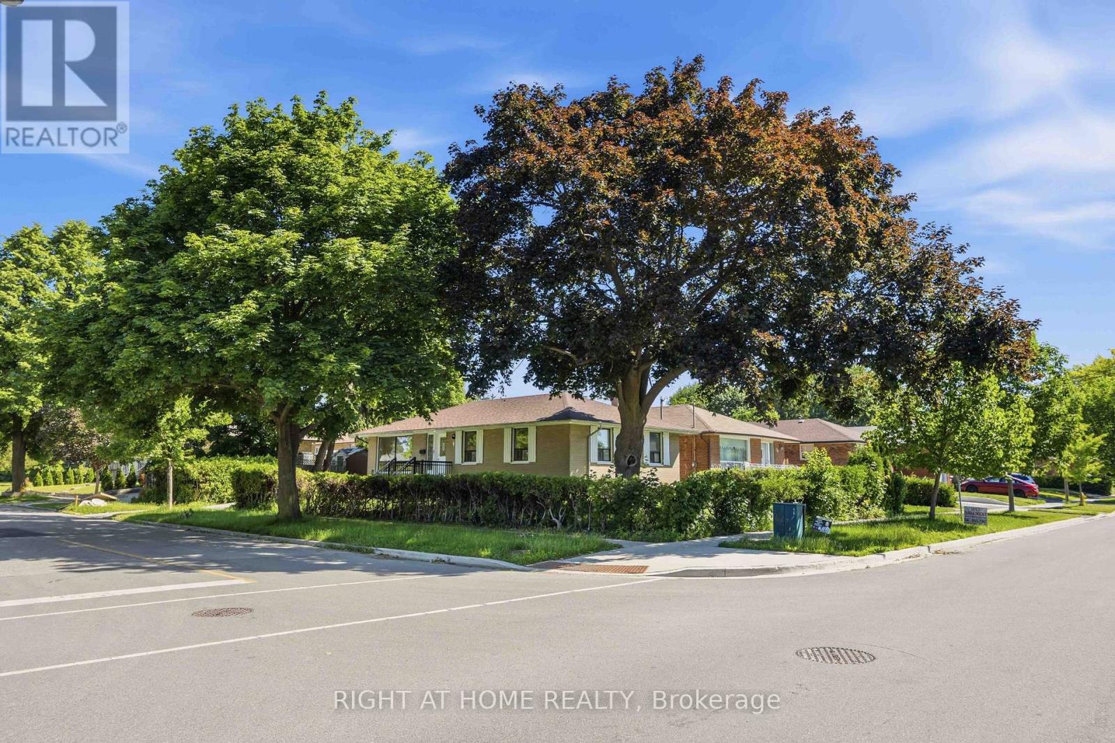 1 Mozart Avenue, Toronto, Ontario  M1K 2V8 - Photo 1 - E13488284