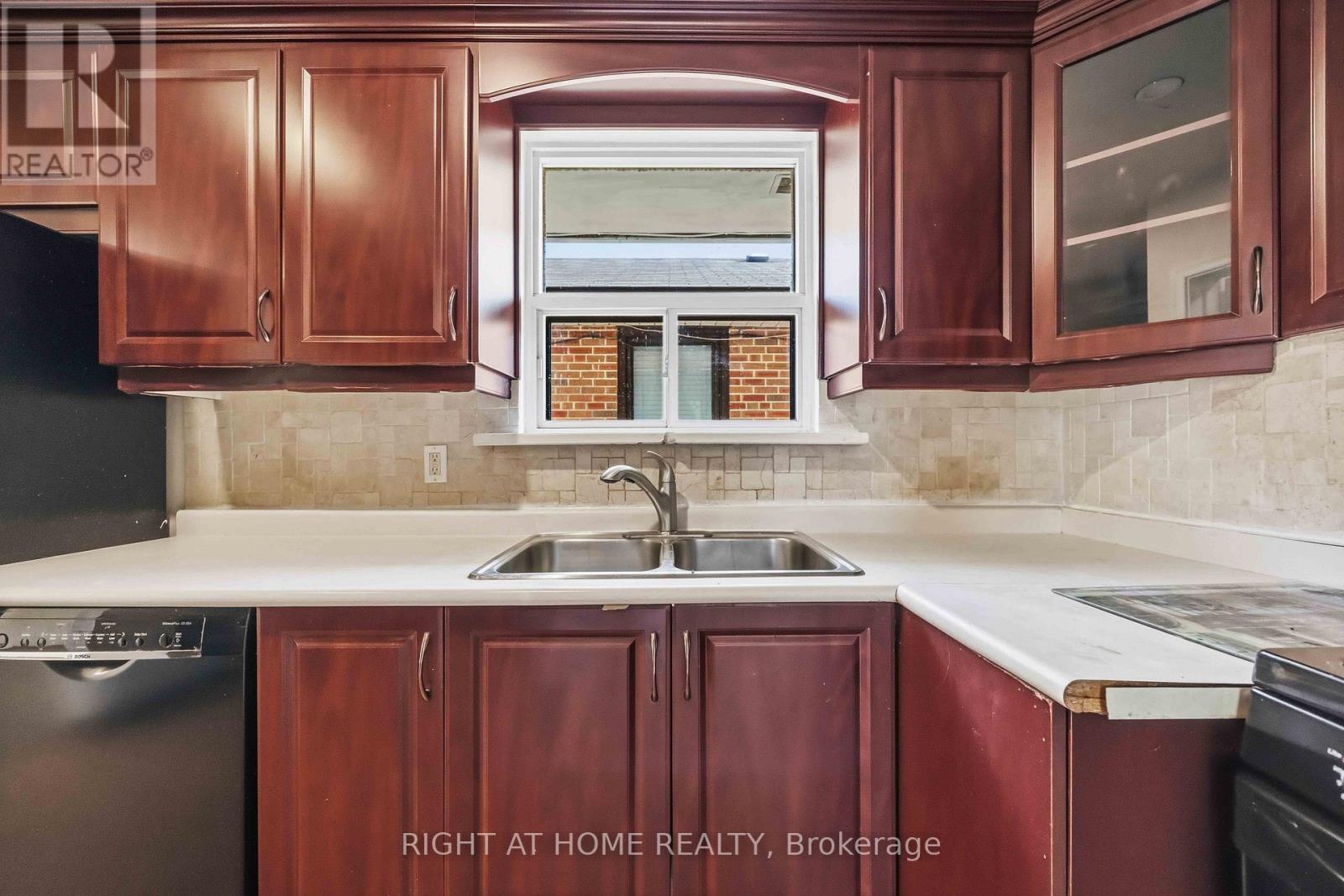 1 Mozart Avenue, Toronto, Ontario  M1K 2V8 - Photo 19 - E13488284
