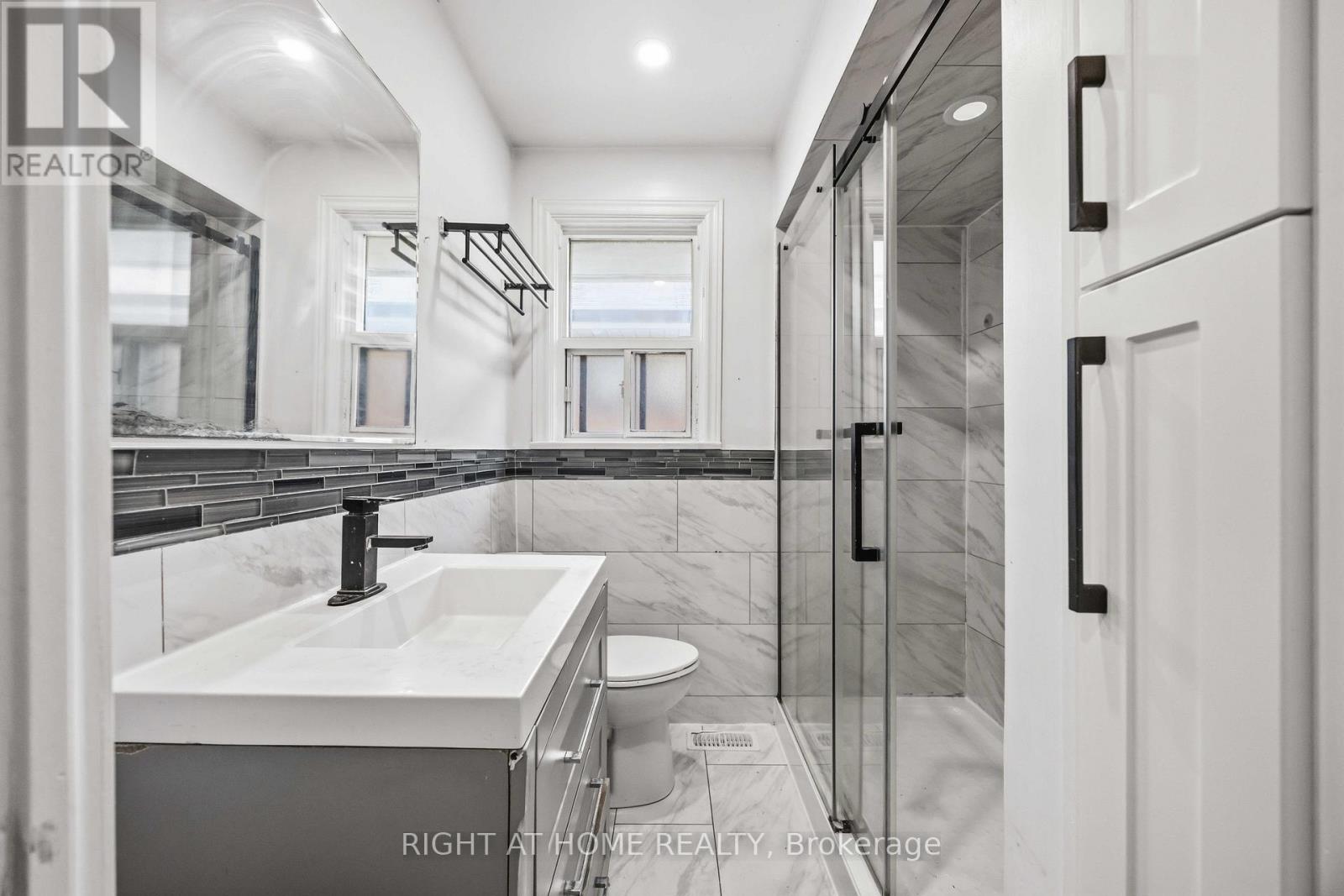1 Mozart Avenue, Toronto, Ontario  M1K 2V8 - Photo 22 - E13488284