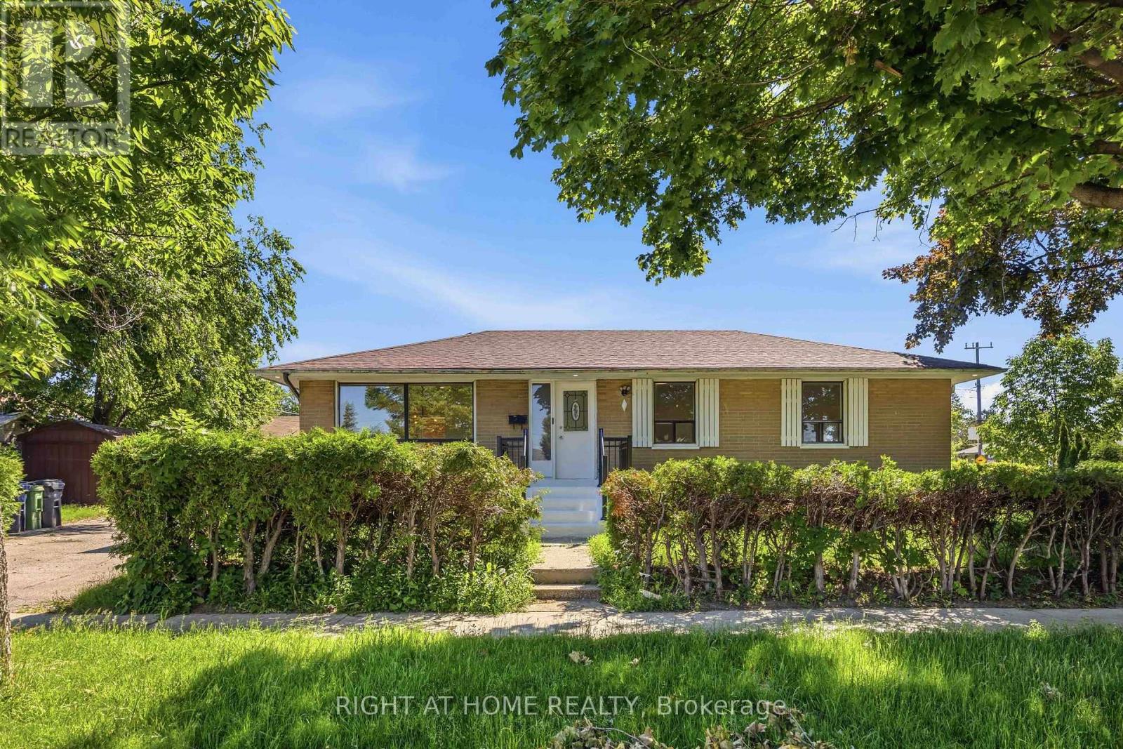 1 Mozart Avenue, Toronto, Ontario  M1K 2V8 - Photo 3 - E13488284