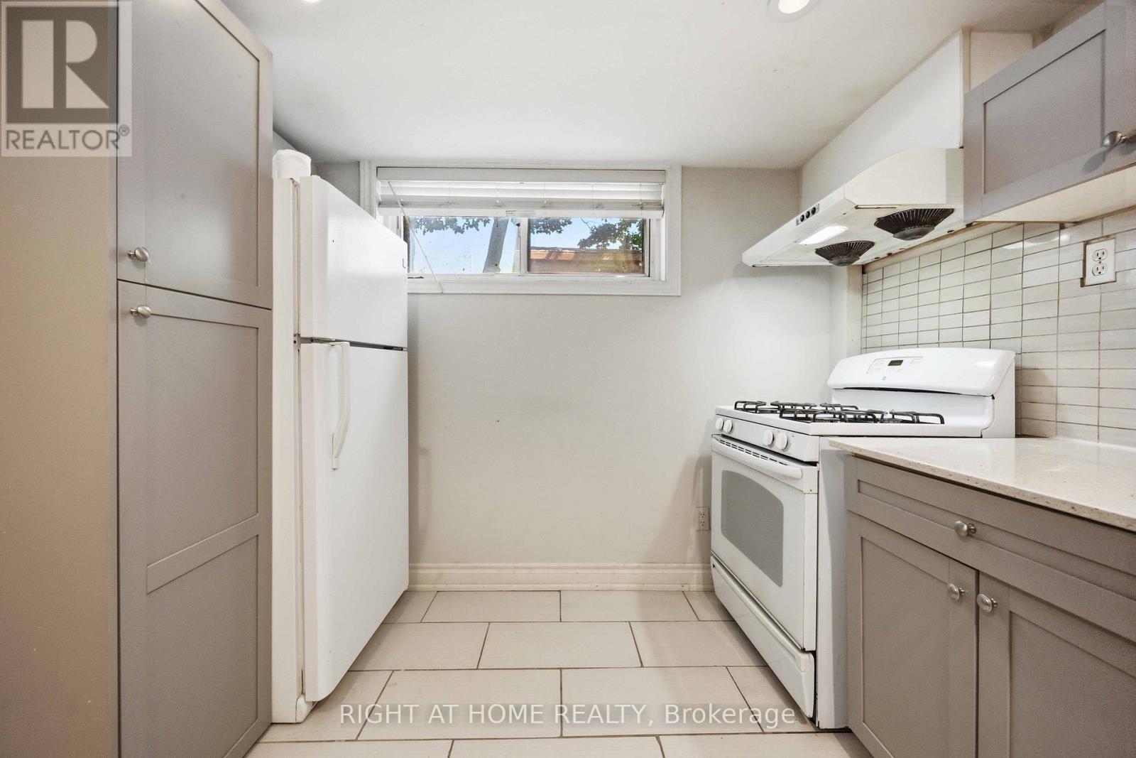 1 Mozart Avenue, Toronto, Ontario  M1K 2V8 - Photo 32 - E13488284