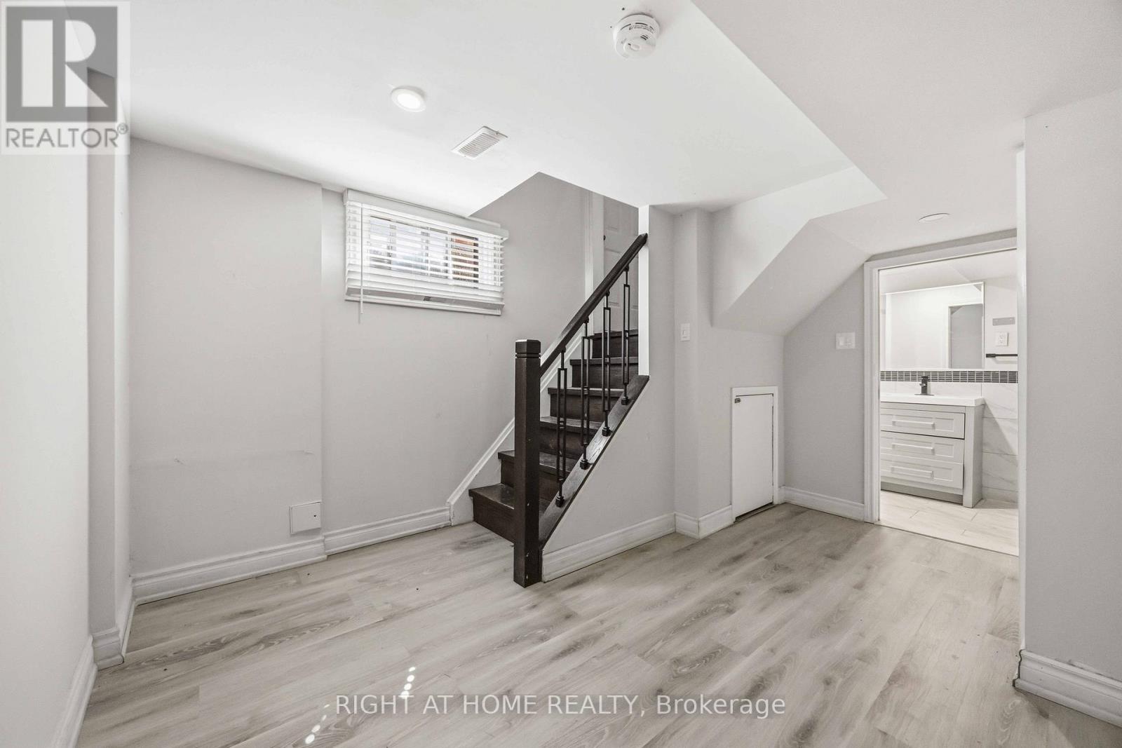1 Mozart Avenue, Toronto, Ontario  M1K 2V8 - Photo 36 - E13488284