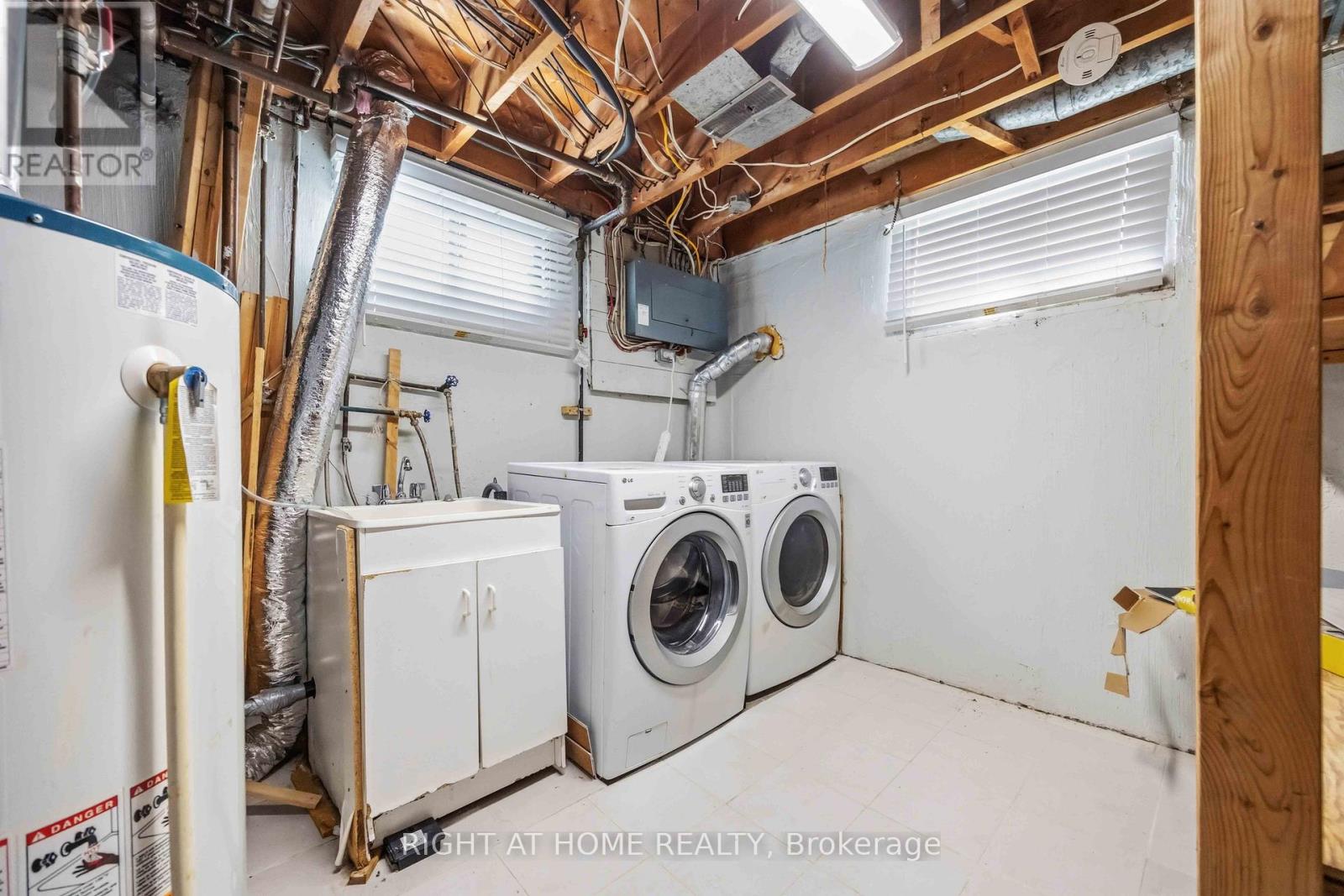 1 Mozart Avenue, Toronto, Ontario  M1K 2V8 - Photo 37 - E13488284