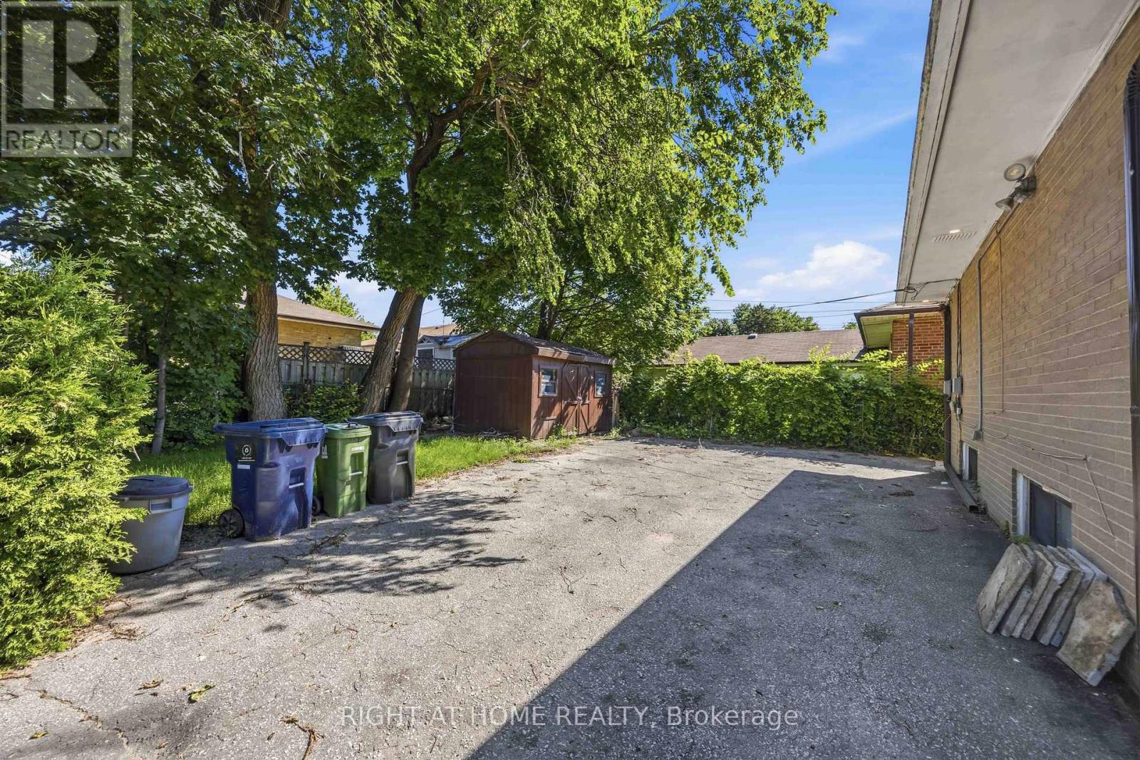 1 Mozart Avenue, Toronto, Ontario  M1K 2V8 - Photo 39 - E13488284